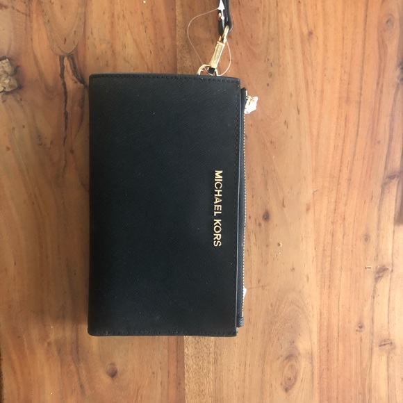 Michael Kors Smartphone Wristlet - Picture 1 of 4
